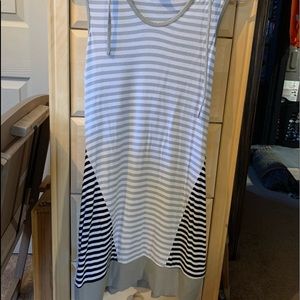 Venus striped sleeveless hooded long shirt
